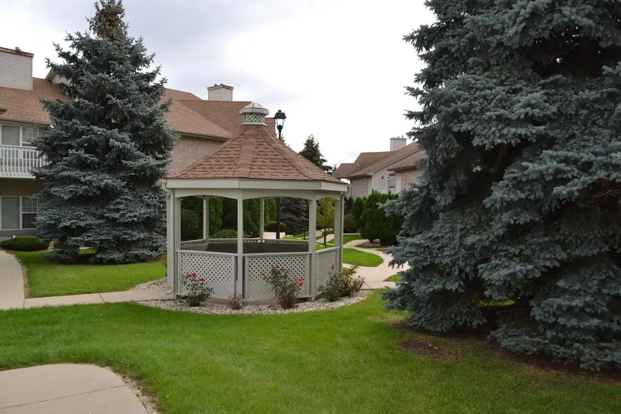 11210 W Gilbert AVENUE #E, Wauwatosa, WI 53226 - #2