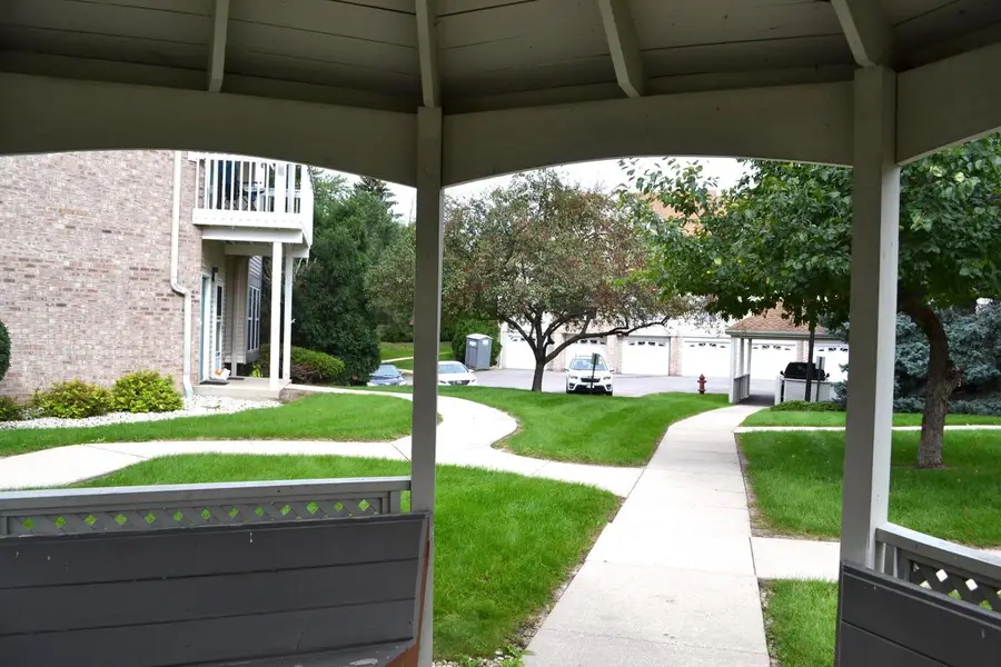 11210 W Gilbert AVENUE #E, Wauwatosa, WI 53226 - #3