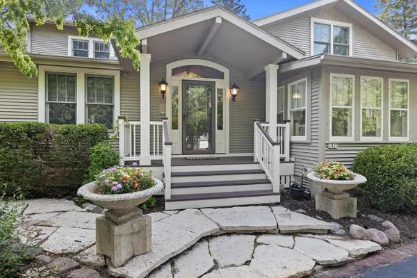1823 W Shore DRIVE, Delafield, WI 53018