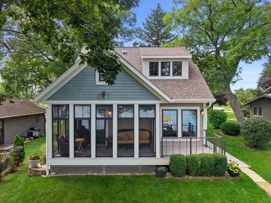 832 N Douglas DRIVE, Oconomowoc, WI 53066 - #3