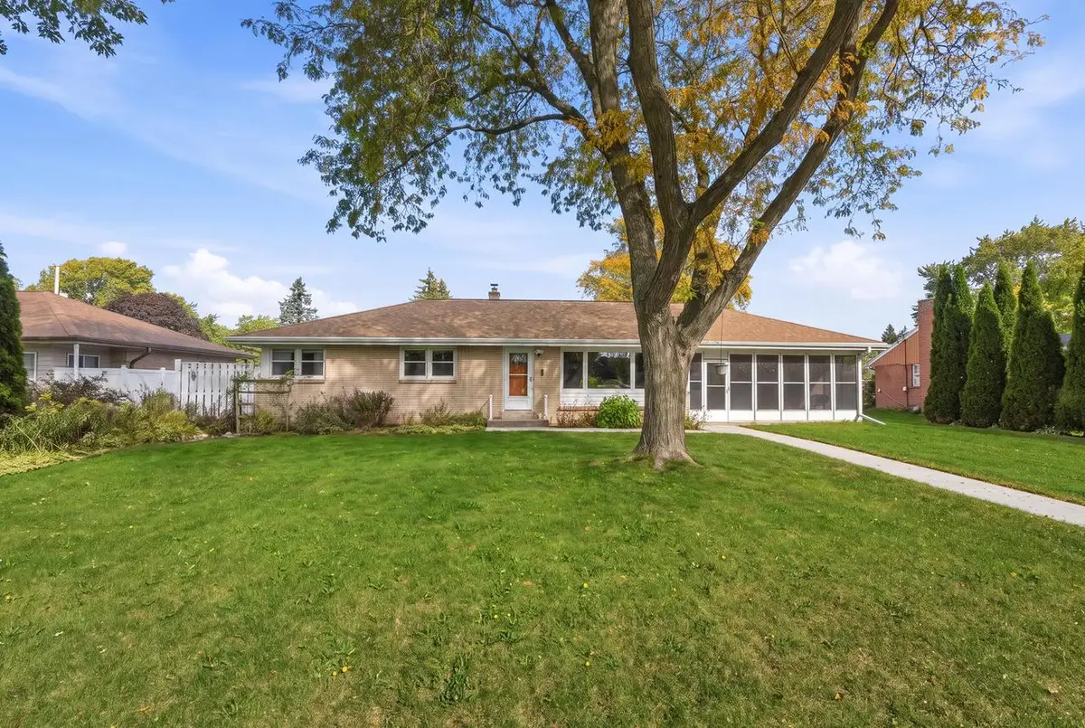3344 W Edgerton AVENUE, Milwaukee, WI 53221 - #1