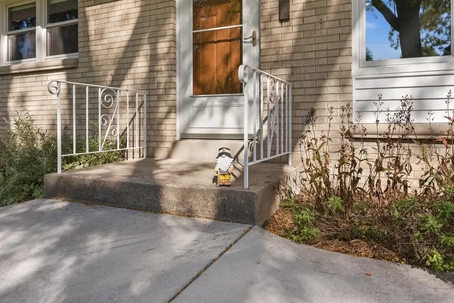 3344 W Edgerton AVENUE, Milwaukee, WI 53221 - #2