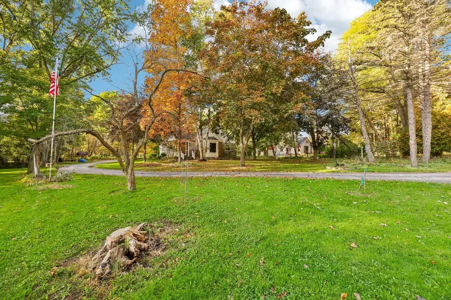 3307 W Hickory ROAD, Mequon, WI 53092 - #2