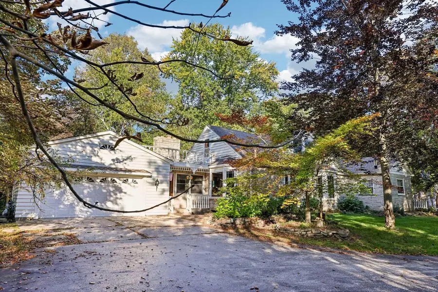 3307 W Hickory ROAD, Mequon, WI 53092 - #3