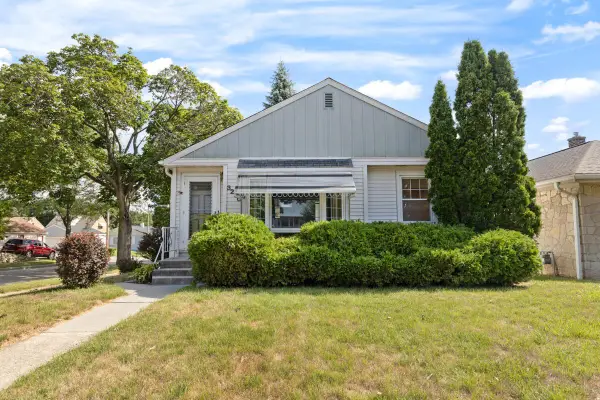 3230 W Ruskin STREET, Milwaukee, WI 53215