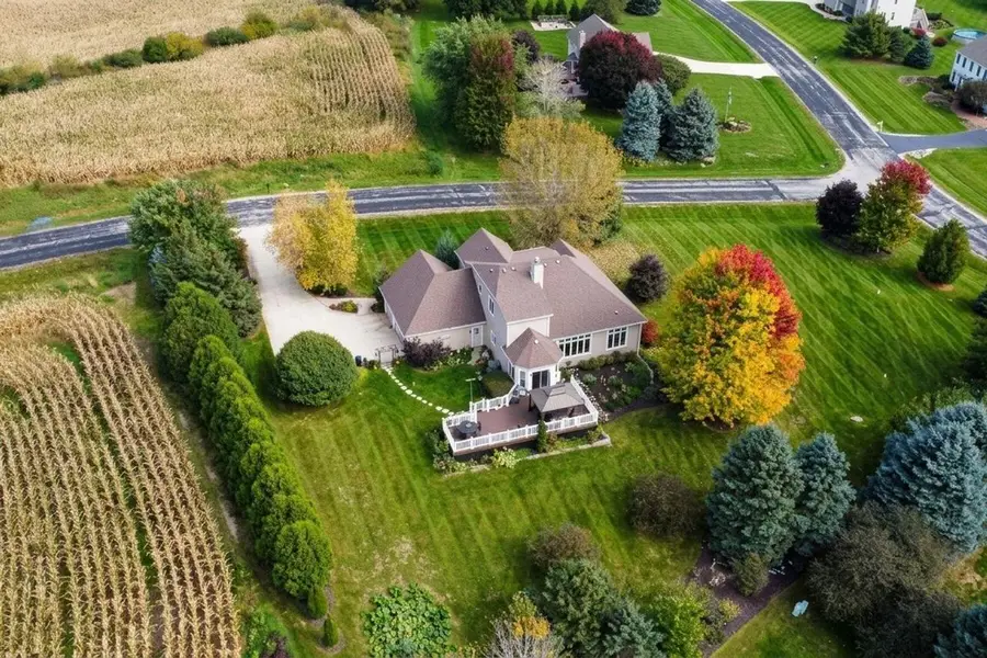 N52W26889 Laura WAY, Pewaukee, WI 53072 - #2
