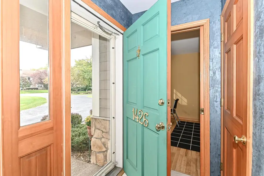 1426 Greenbrier LANE, Mequon, WI 53092 - #3