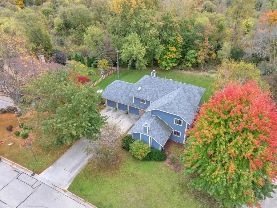 705 River Oaks DRIVE, Sheboygan Falls, WI 53085 - #3