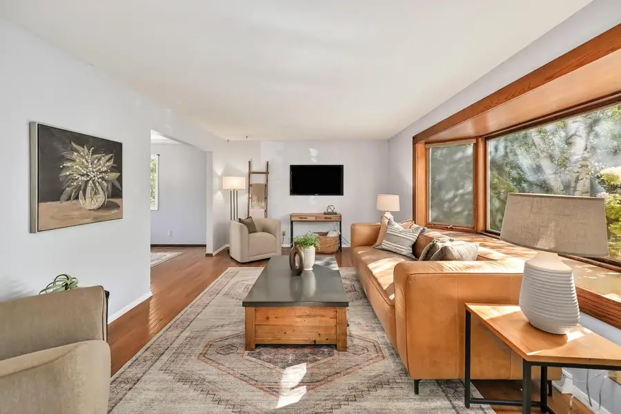 2100 Wildwood DRIVE, Cedarburg, WI 53012 - #3