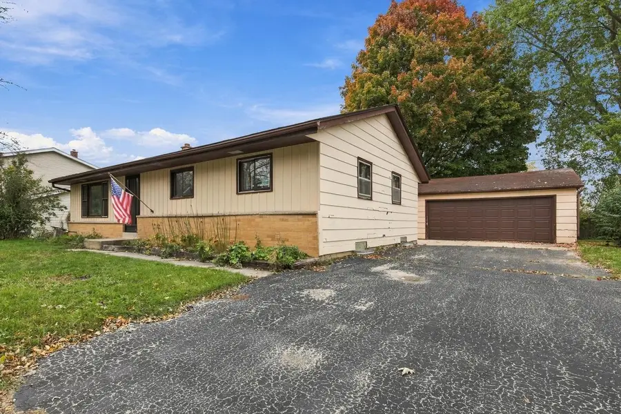 228 S Regis ROAD, Saukville, WI 53080 - #3