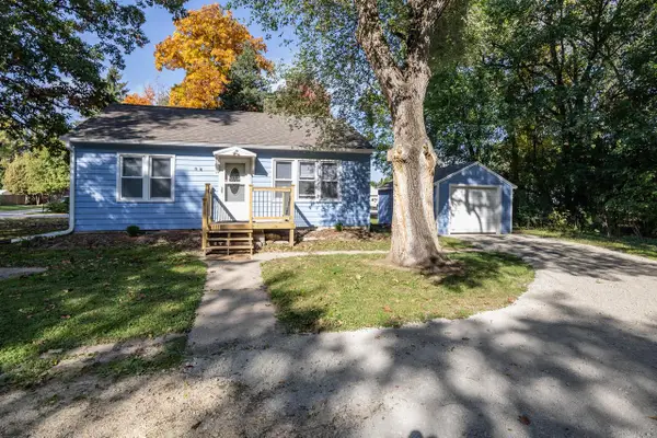 N55W37239 Roland STREET, Oconomowoc, WI 53066