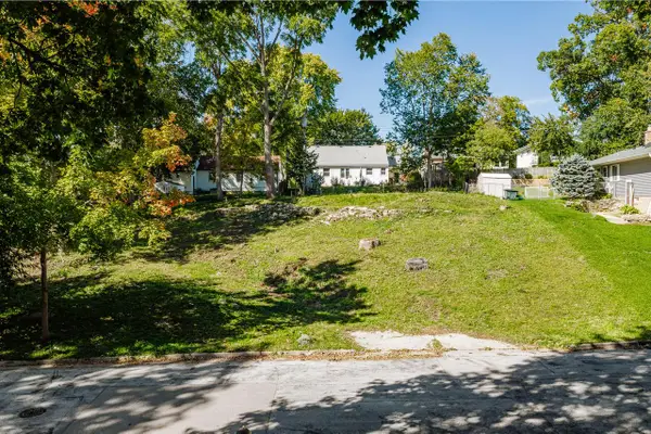 11732 W MARTHA DRIVE, Wauwatosa, WI 53226