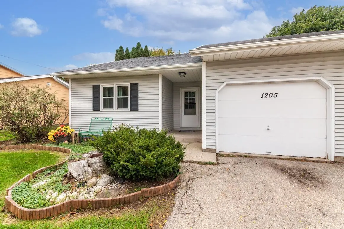 1205 Louisa STREET, Watertown, WI 53098 - #1