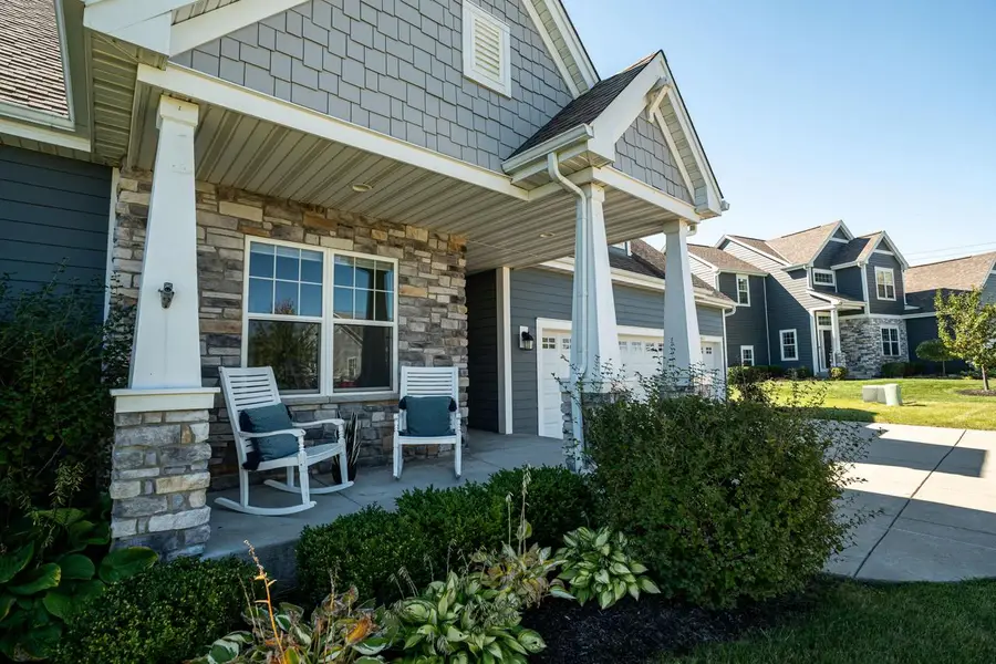 8211 W Highlander DRIVE, Mequon, WI 53097 - #2