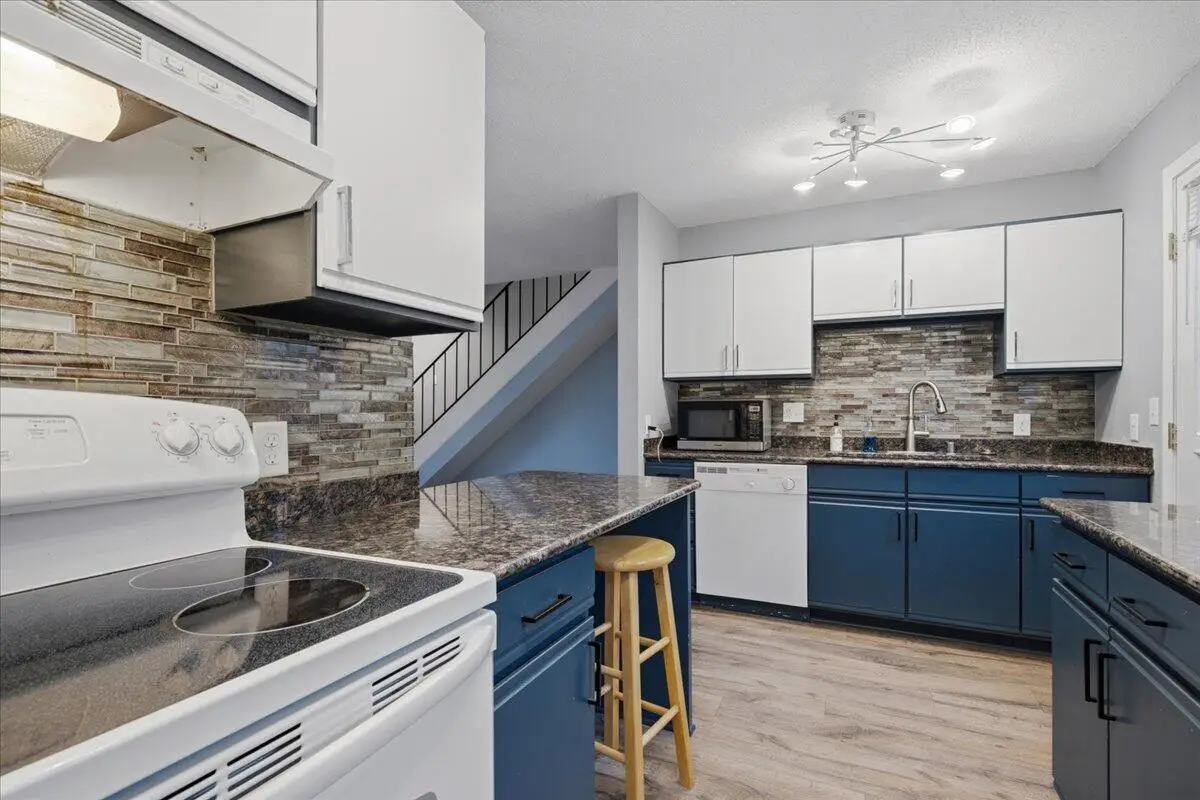 7850 Harwood AVENUE #6, Wauwatosa, WI 53213 - #1