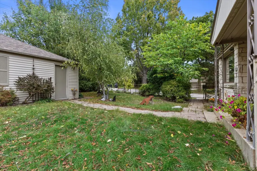 5700 W Rita DRIVE, West Allis, WI 53219 - #2