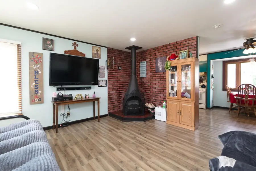 N89W15242 Cleveland AVENUE, Menomonee Falls, WI 53051 - #3
