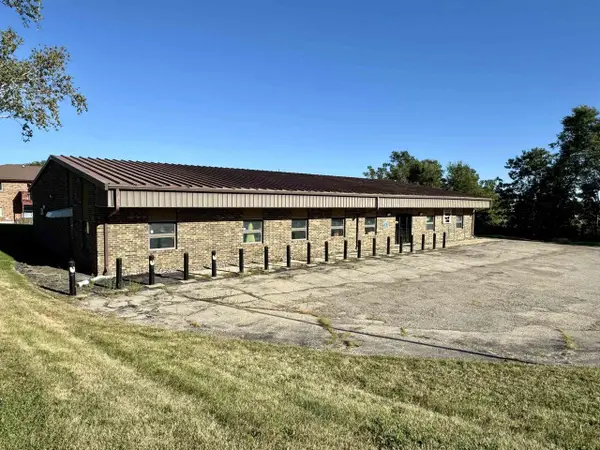 1744 Switchgrass STREET, Oconomowoc, WI 53066