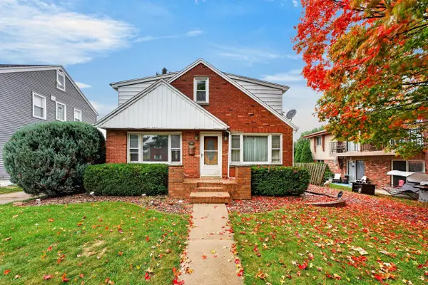 2123 S 102 STREET, West Allis, WI 53227
