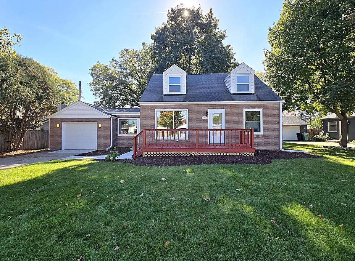 N85W17007 Lee PLACE, Menomonee Falls, WI 53051 - #1