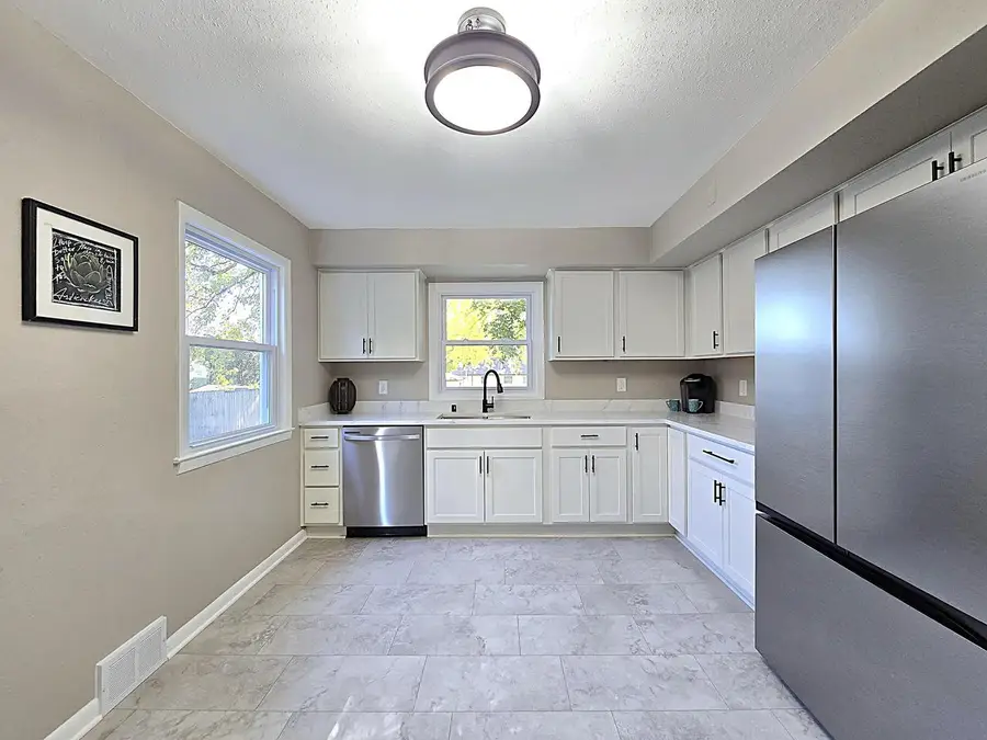 N85W17007 Lee PLACE, Menomonee Falls, WI 53051 - #2