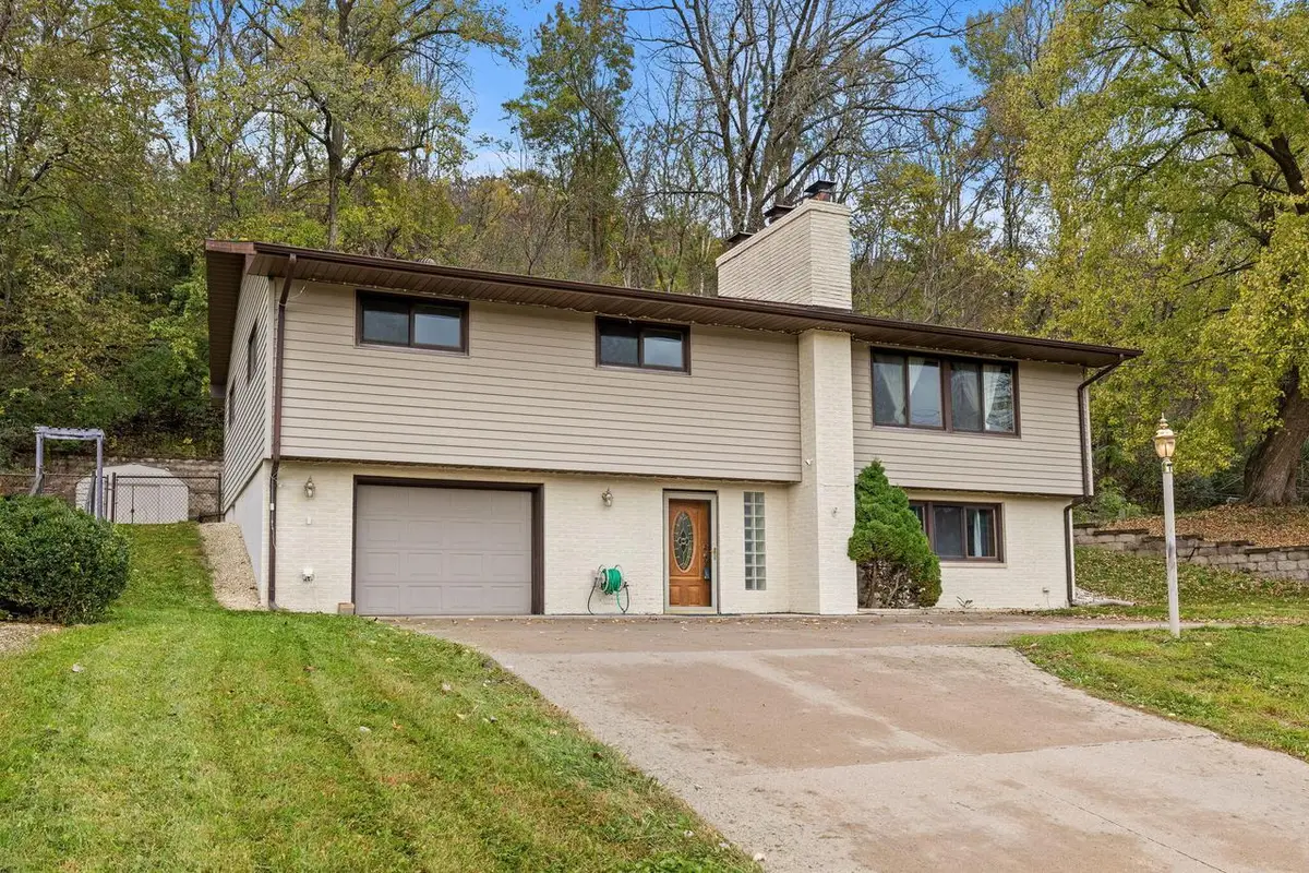 W5570 State Road 33, La Crosse, WI 54601 - #1