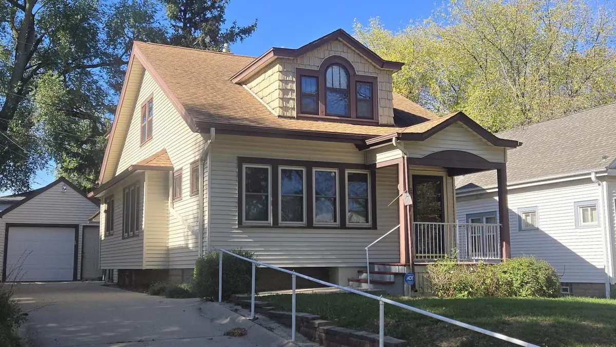 2567 N 54th STREET, Milwaukee, WI 53210 - #1