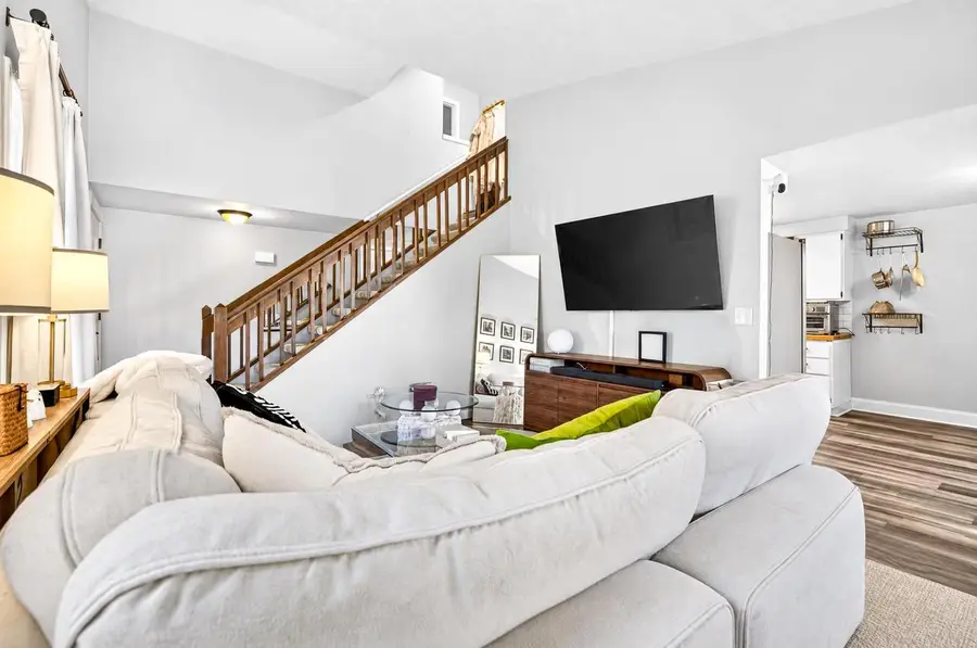430 E 1st AVENUE #D, Appleton, WI 54911 - #3