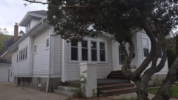 5925 W Lloyd STREET, Milwaukee, WI 53208