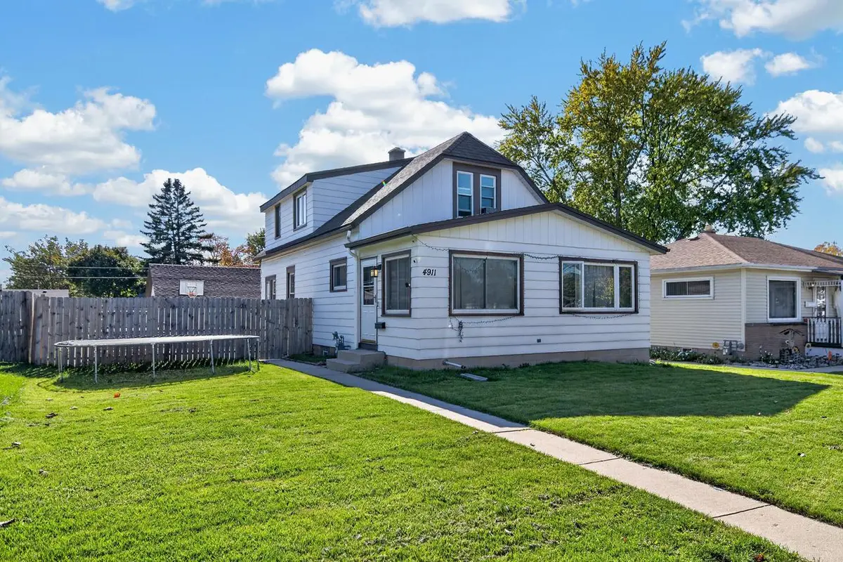 4911 W Howard AVENUE, Milwaukee, WI 53220 - #1