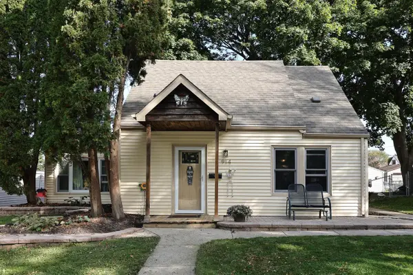 914 S 103rd STREET, West Allis, WI 53214