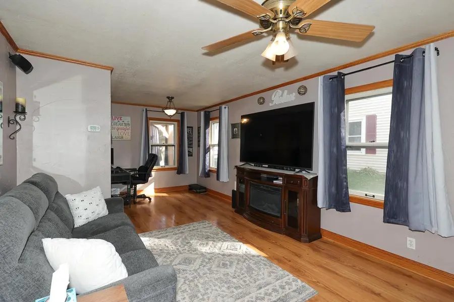 914 S 103rd STREET, West Allis, WI 53214 - #2