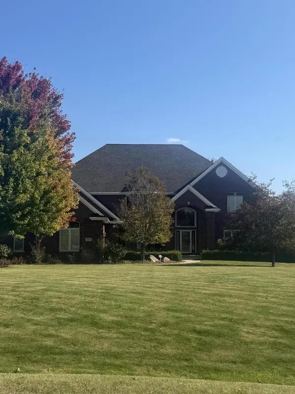 14050 N Twin Oaks LANE, Mequon, WI 53097