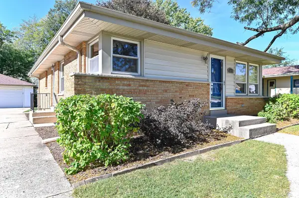 4123 N 95th STREET, Wauwatosa, WI 53222