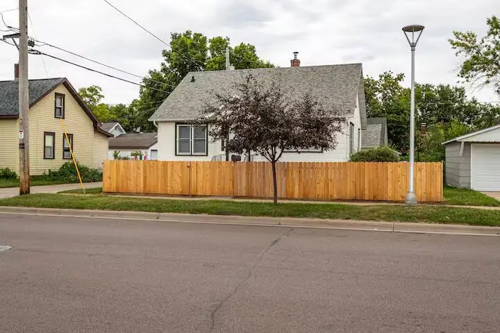 621 Farnam STREET, La Crosse, WI 54601 - #3