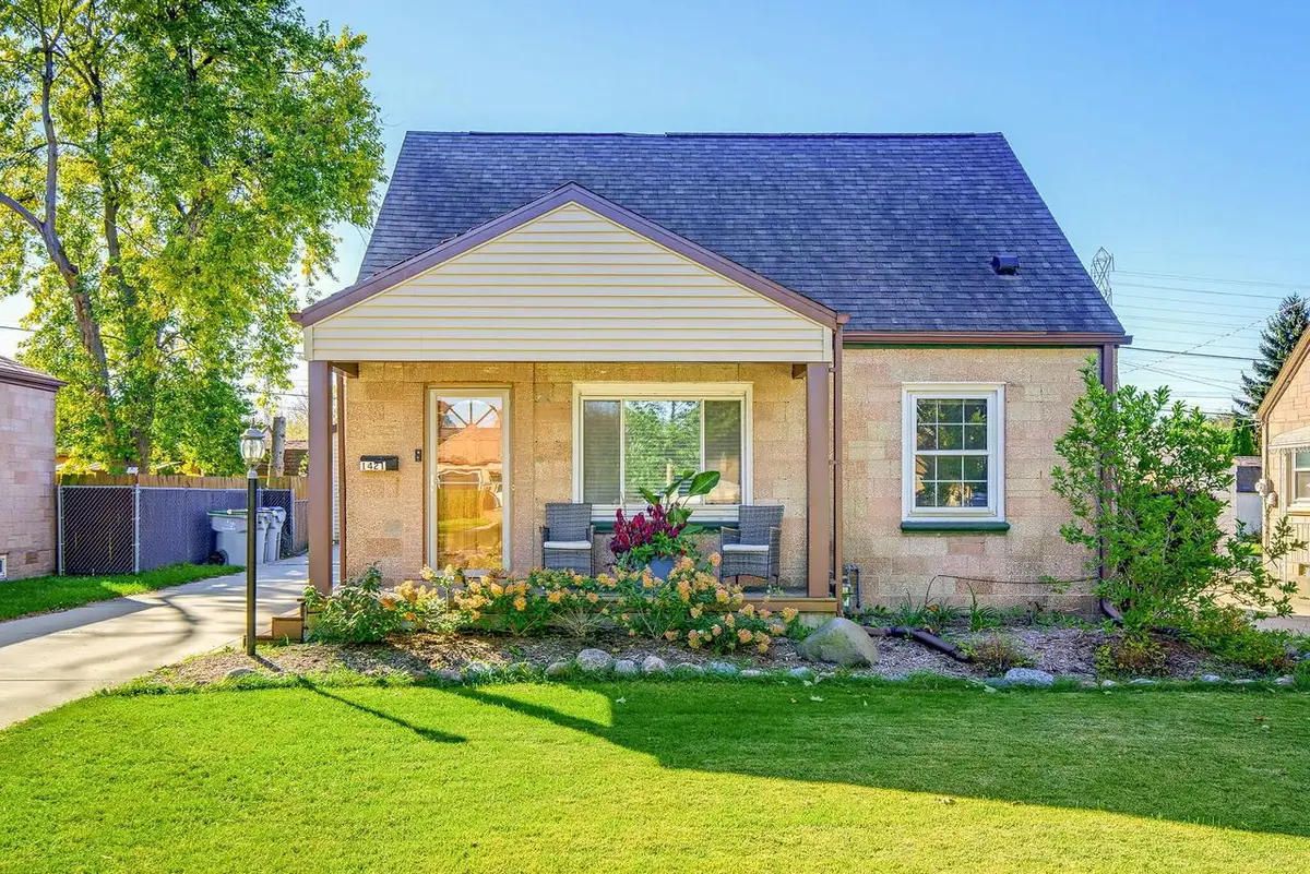 1421 E Norwich STREET, Milwaukee, WI 53207 - #1