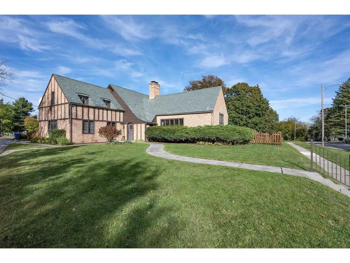 1326 Thomas AVENUE, Watertown, WI 53094 - #1