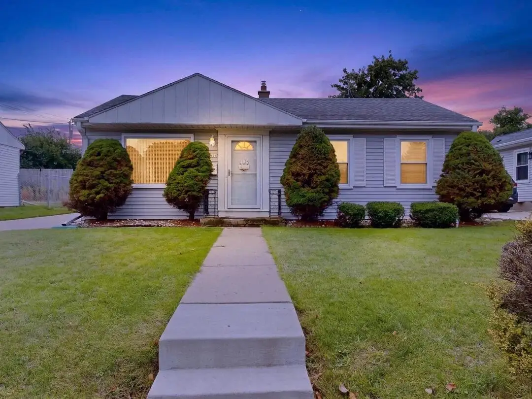 6829 W Arthur AVENUE, West Allis, WI 53219 - #1