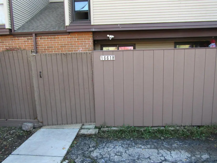1661 W Edgerton AVENUE #H, Milwaukee, WI 53221 - #2