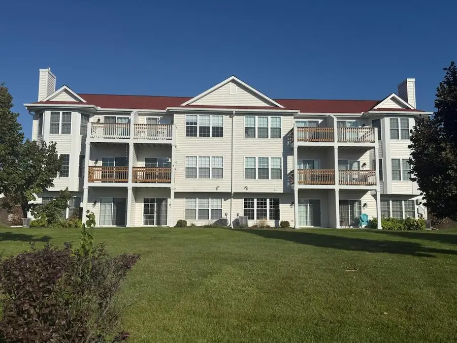 2152 Jefferson LANE, Delavan, WI 53115 - #2