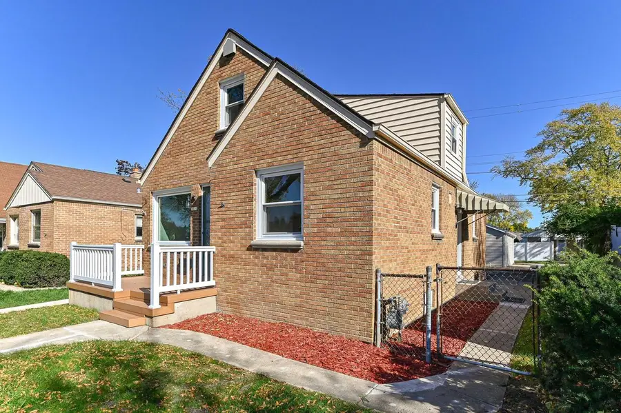 3270 S 51st STREET, Milwaukee, WI 53219 - #3