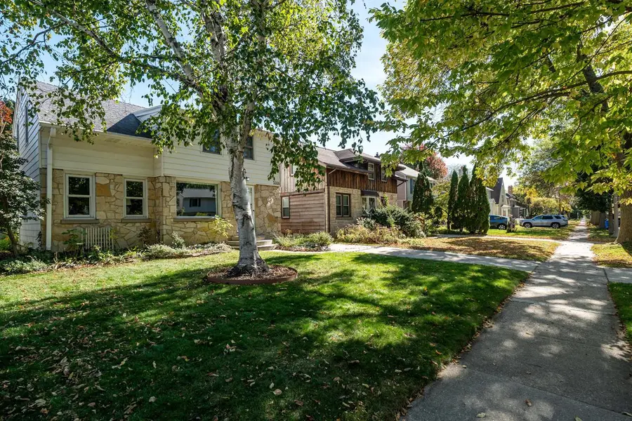 5556 N Lydell AVENUE, Whitefish Bay, WI 53217 - #2