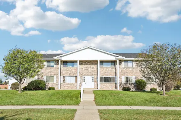 10464 W Whitnall Edge DRIVE #101, Franklin, WI 53132