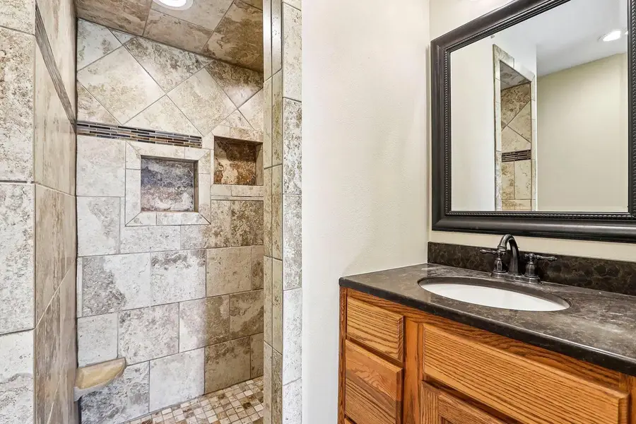 10464 W Whitnall Edge DRIVE #101, Franklin, WI 53132 - #2