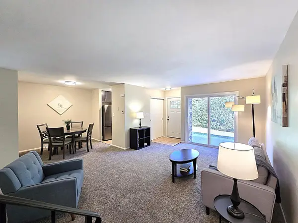 3961 W College AVENUE, Milwaukee, WI 53221