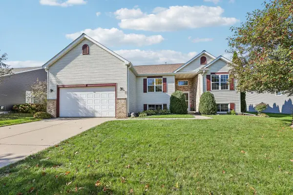 323 Stonefield DRIVE, Lake Mills, WI 53551