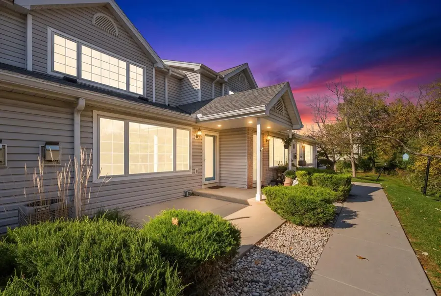 10020 W Whitnall Edge DRIVE #D, Franklin, WI 53132 - #2