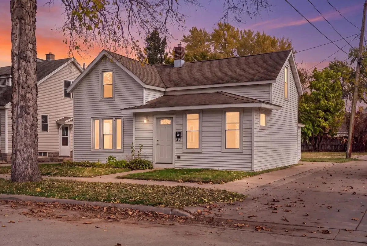 915 17th STREET S, La Crosse, WI 54601 - #1