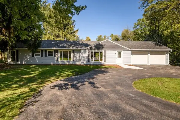 1428 W Fiesta LANE, Mequon, WI 53092