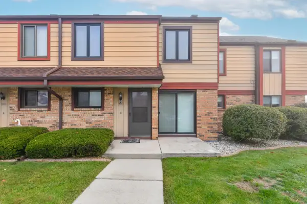 3943 W College AVENUE, Milwaukee, WI 53221